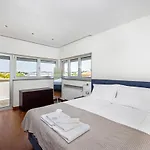 Luxurious Volme199 Banjole