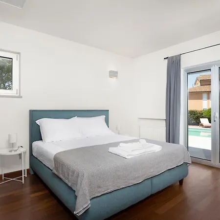 Luxurious Volme199 Villa