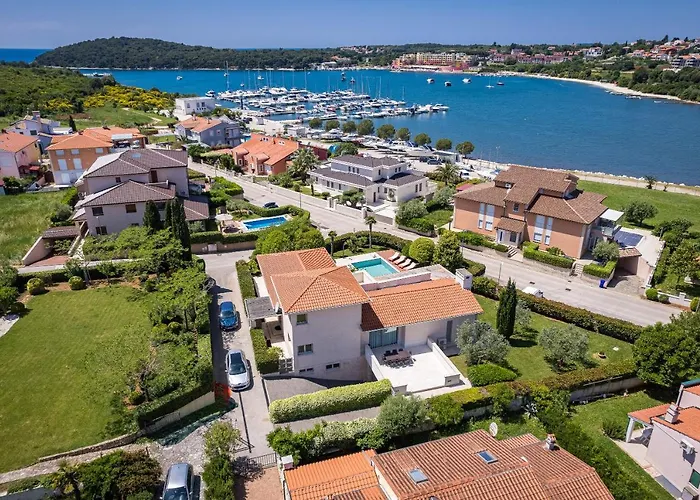 빌라 Luxurious Volme199 *